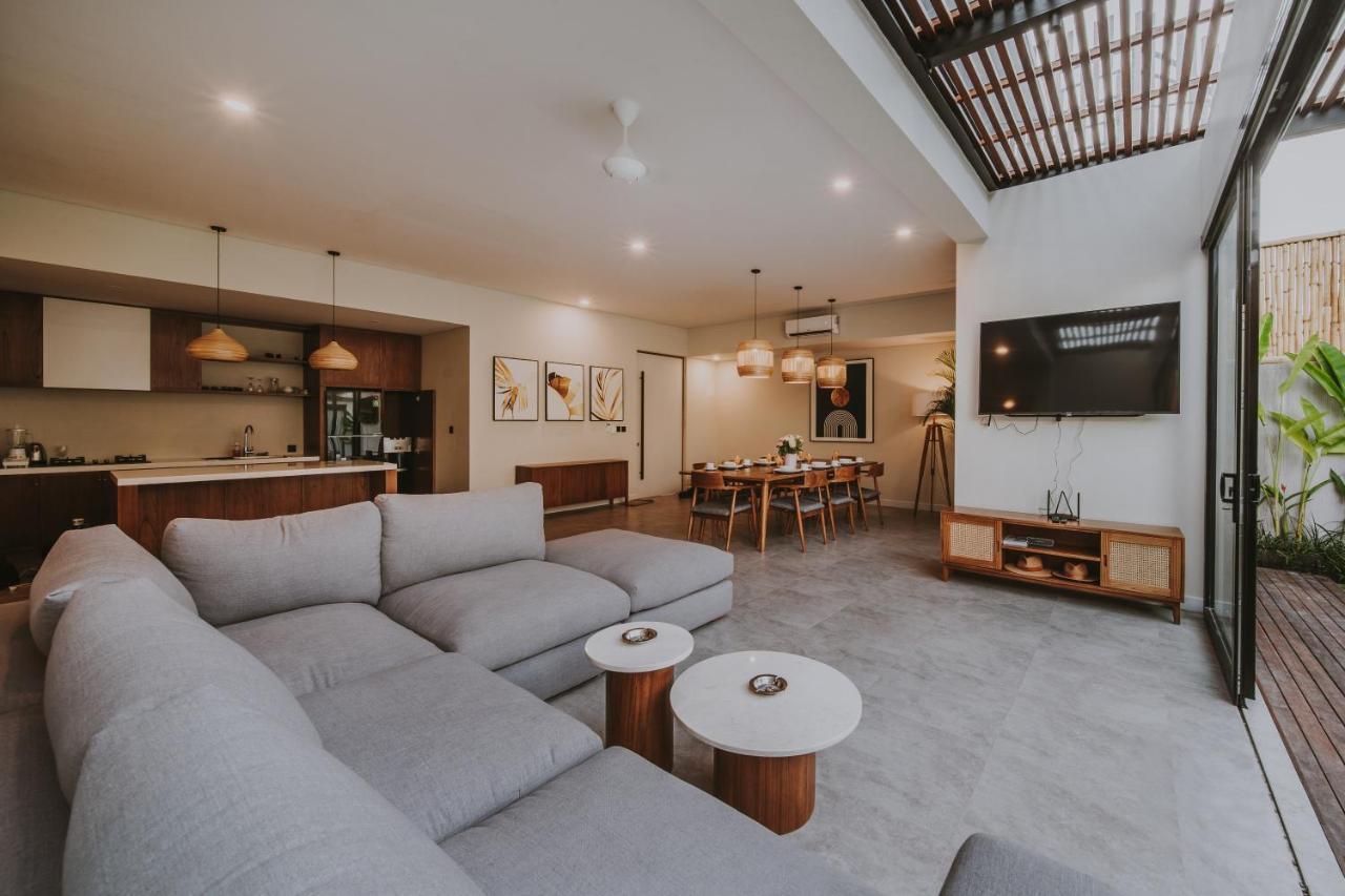 New 4 Bedroom 5 Min Walk To Berawa Beach Enclosed Livng Чангу Екстер'єр фото
