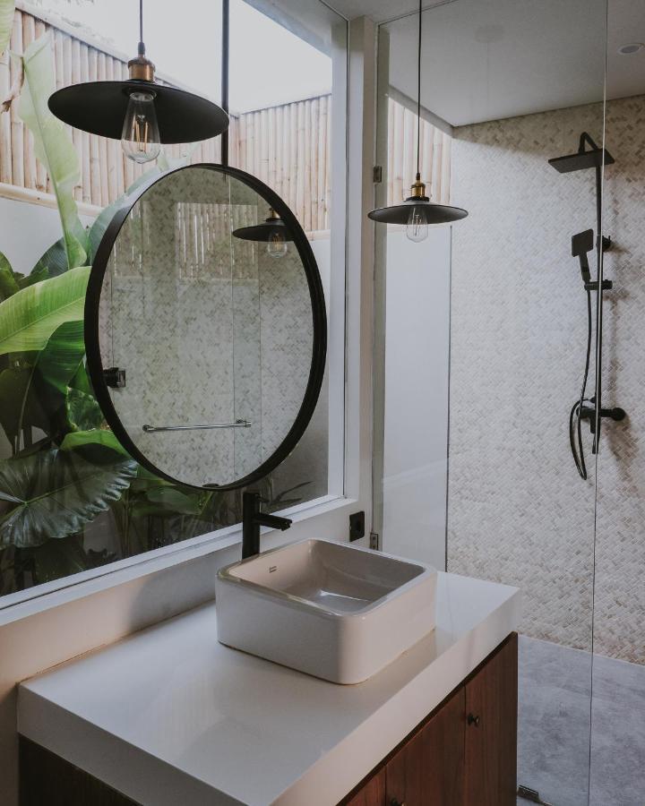 New 4 Bedroom 5 Min Walk To Berawa Beach Enclosed Livng Чангу Екстер'єр фото